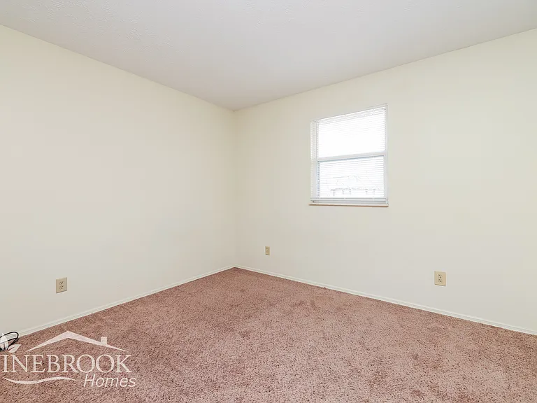 2464 Cross Village Dr — Photo 11