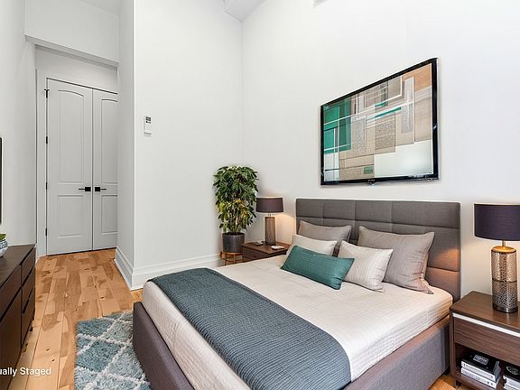 3rd image of 404 W 22nd St APT 3A