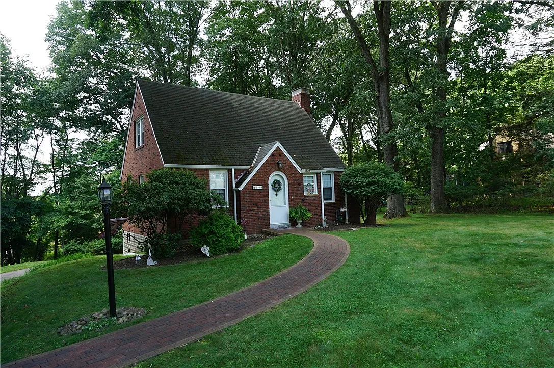 149 Ridgewood Rd photo 1