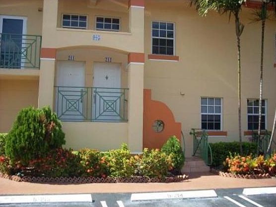1st image of 905 NW 82nd Ave APT 212