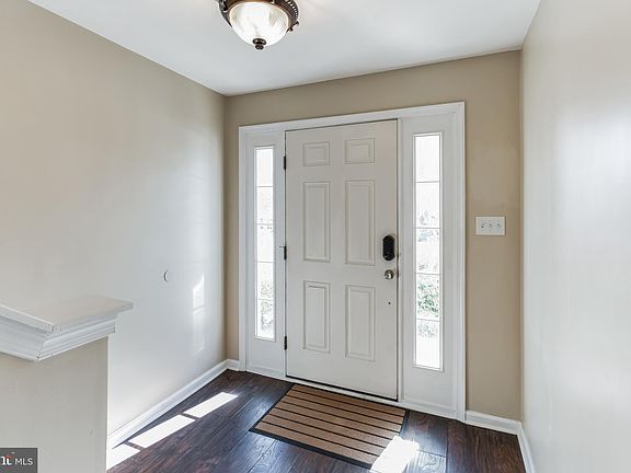 3rd image of 17 Tuxford Ln
