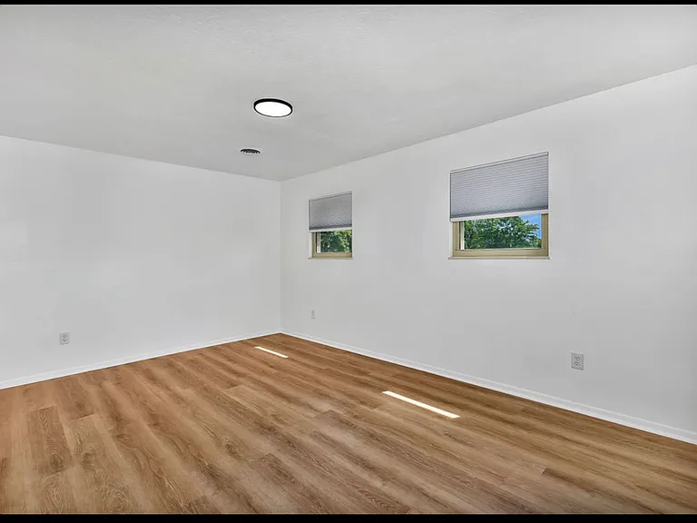 965 Rustic Ct — Photo 5