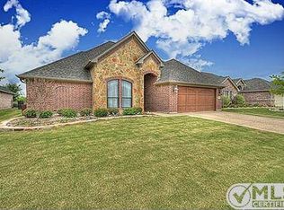 7516 Green Links Dr, Benbrook, TX 76126
