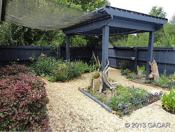 Pool area