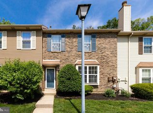300 Fountainhall Ct #300, Mount Laurel, NJ 08054