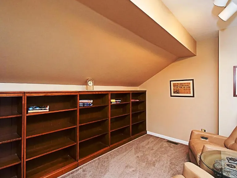 235 Pinecrest Ln — Photo 20