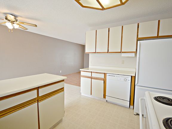 5th image of 4101 44th Ave