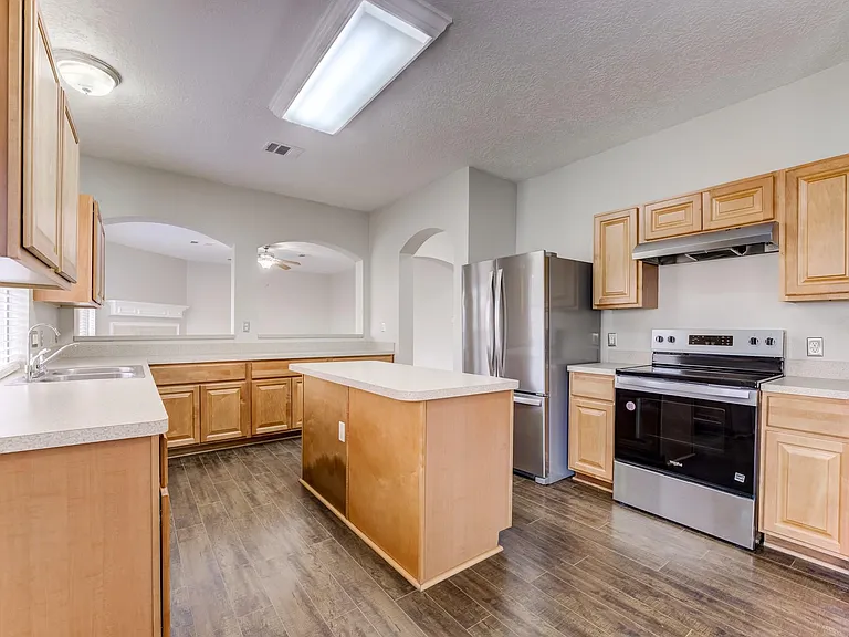 12415 Silversmine Dr — Photo 13