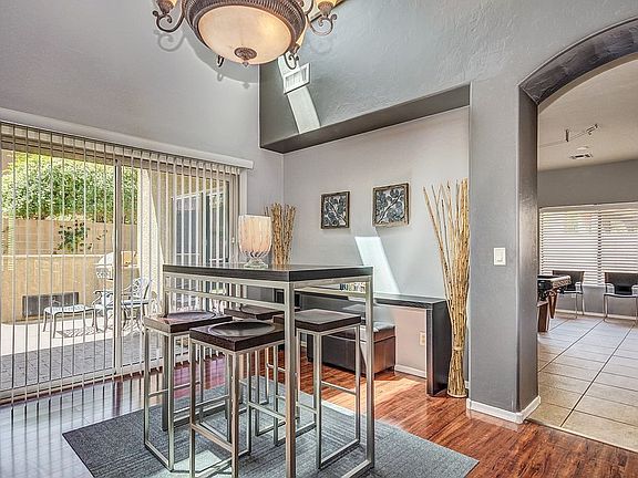 5th image of 216 E Placita Lago Bello
