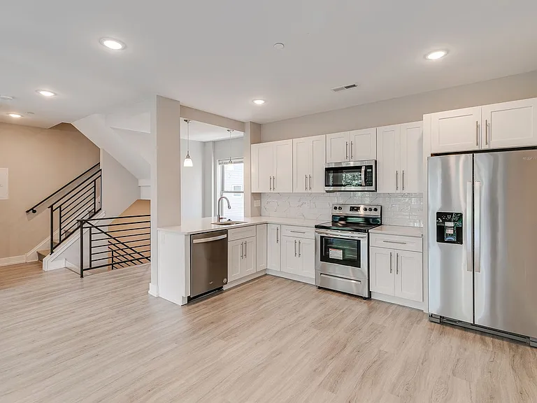 2636 Annin St #1 — Photo 3
