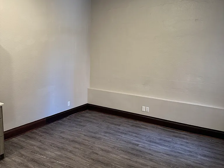 223 N Main St — Photo 8