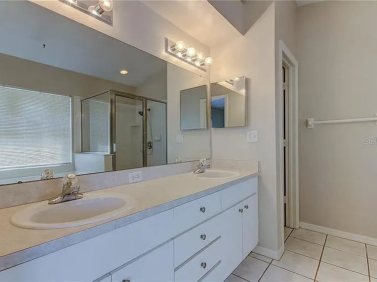 1119 Tuscanny St — Photo 12