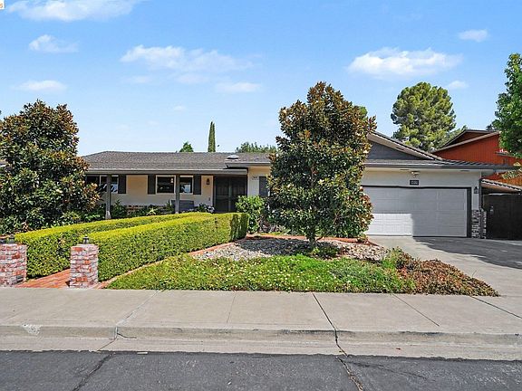 2nd image of 4005 Rimrock Dr