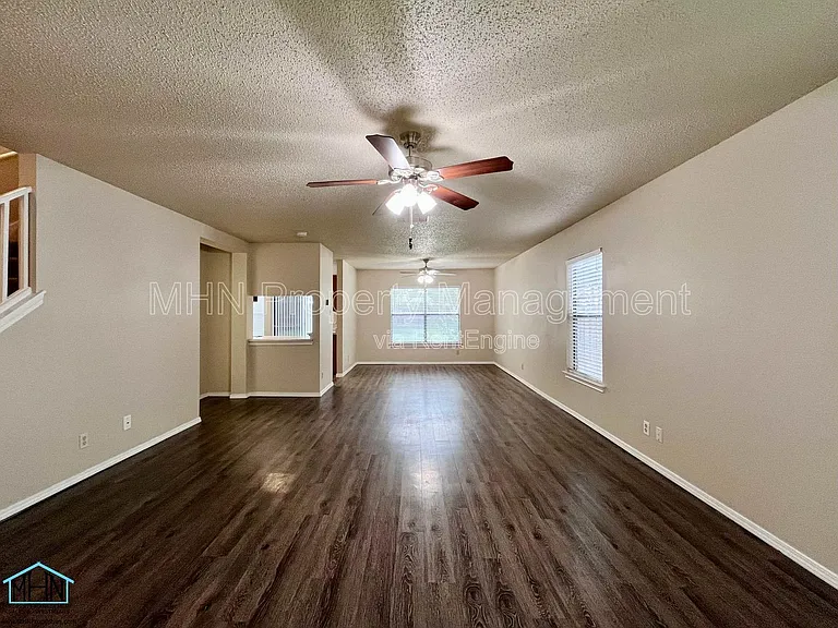 8143 Chestnut Manor Dr — Photo 5