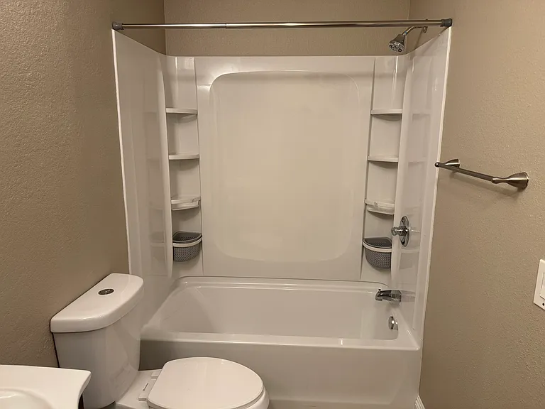15840 Rainbow Dr — Photo 32