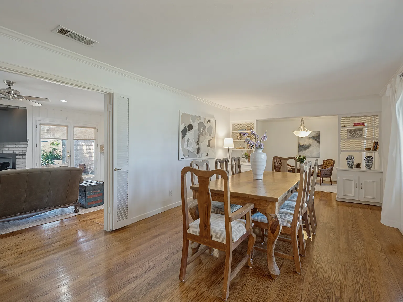 3 bed, 1886 sqft, $4,650 — Photo 3