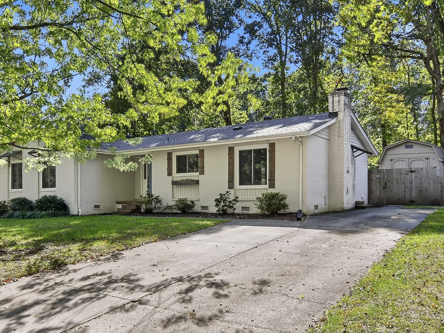 4 bed, 1970 sqft, $2,200 — Photo 3