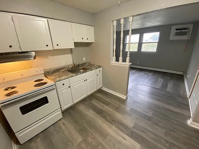 4225 NW 11th St #5 — Photo 3