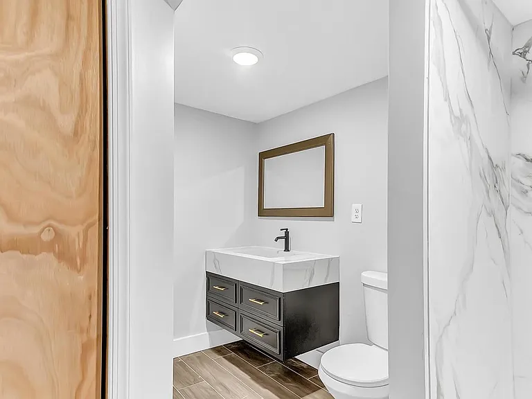 211 Walnut St — Photo 16