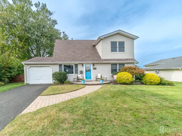 75 Boulevard W, Keyport, NJ 07735