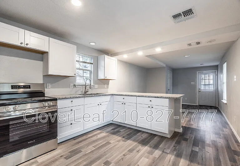 631 Potomac — Photo 11