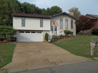 87 East St, New Cumberland, WV 26047