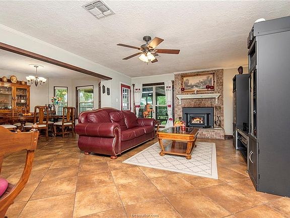 5th image of 1519 Bluebonnet Dr