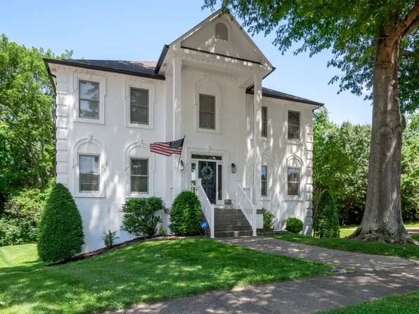 419 Sir John Ct, Franklin, TN 37064