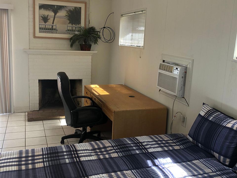 1st image of 3233 Mesa Verde Ln #2
