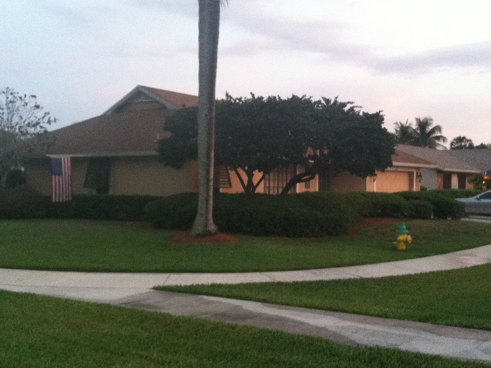 1st image of 770 NW 41st Way