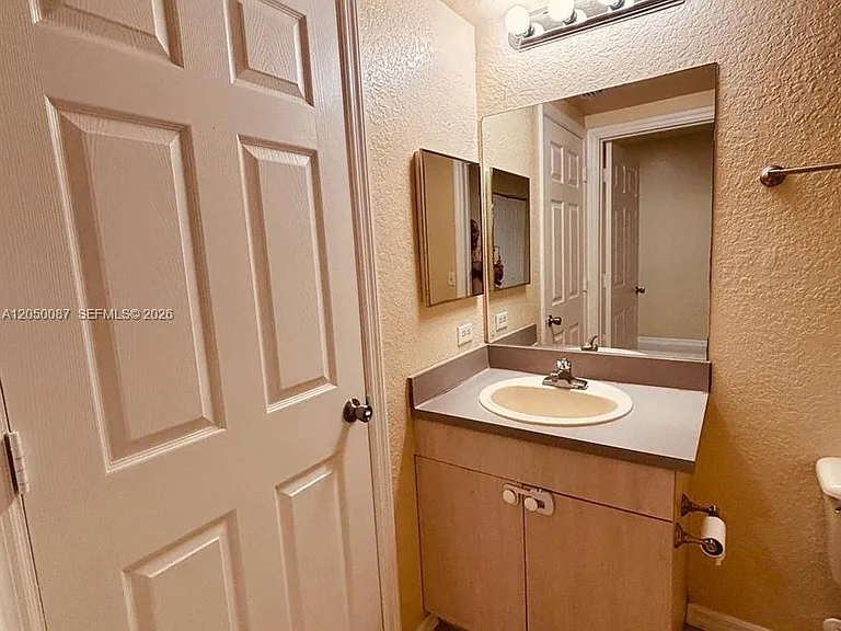 2403 Belmont Ln #2403 — Photo 10
