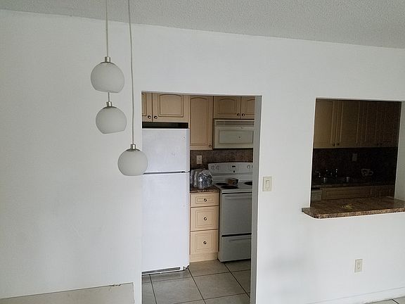 4th image of 4174 NW 79th Ave APT 2C