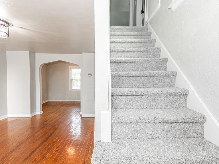 1104 Shadycrest Dr — Photo 18