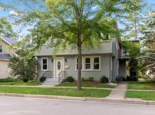 1233 Pleasant St, Lake Geneva, WI 53147