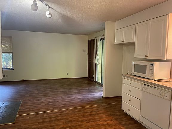 5th image of 2104 164th Ave NE