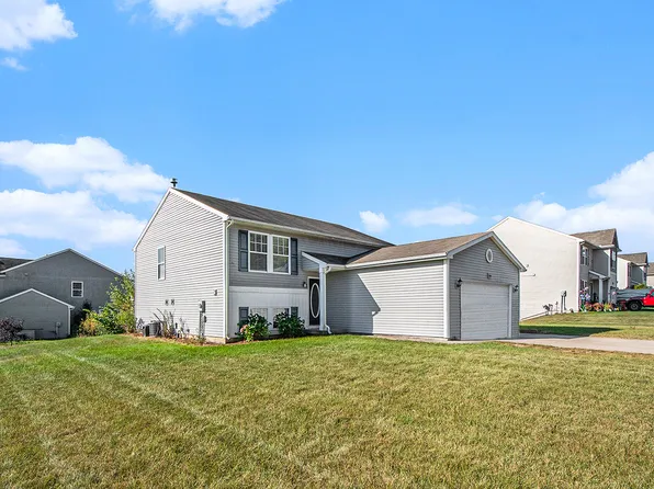 11384 Trent St SE, Lowell, MI 49331