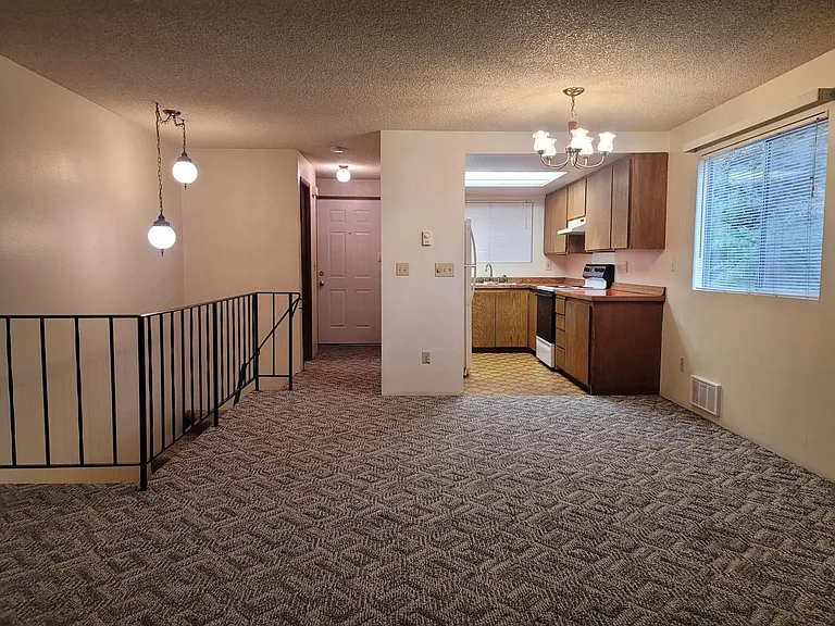 1112 Shorewood Drive — Photo 3
