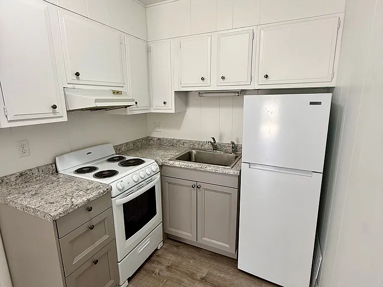 222 Carolyn Ln #24 — Photo 1
