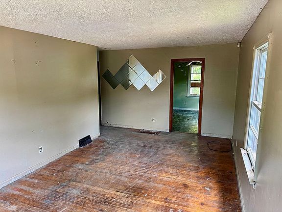 4th image of 7229 Rome Ave