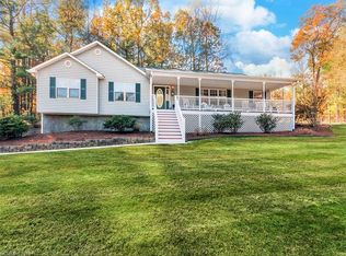 76 Old Springdale Dr, Hendersonville, NC 28791
