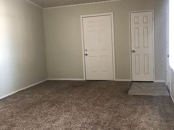 3rd image of 1214 W Avenue H15