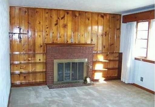 2nd image of 524 White Oak Dr
