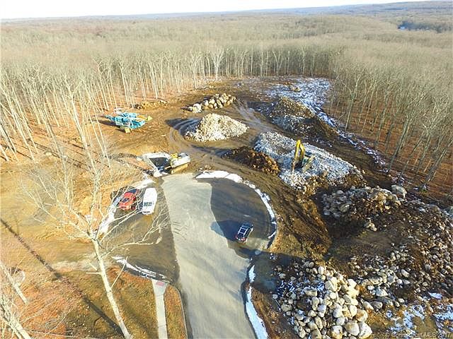 2nd image of 24 White Tail Ln