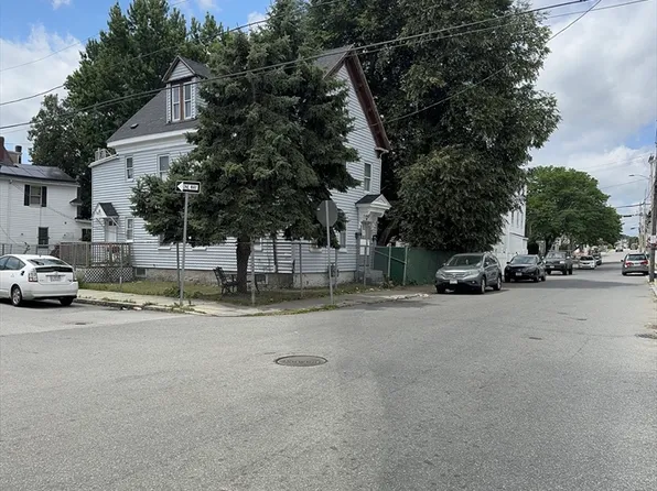 54 Center St, Lawrence, MA 01841