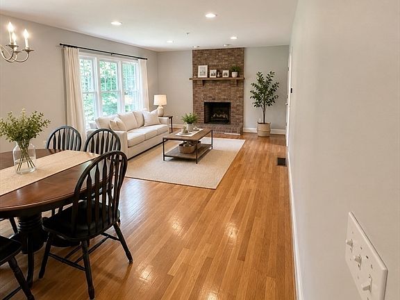 5th image of 33 Woodlea Rd