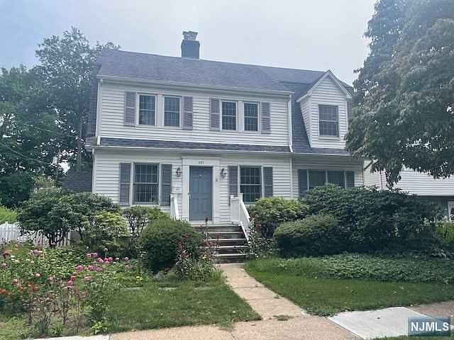 1st image of 487 Charles St