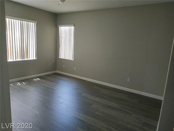3rd image of 183 N Paxon Hollow Ct