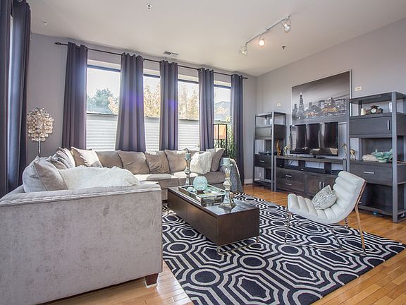3rd image of 1 S Leavitt St Unit 307