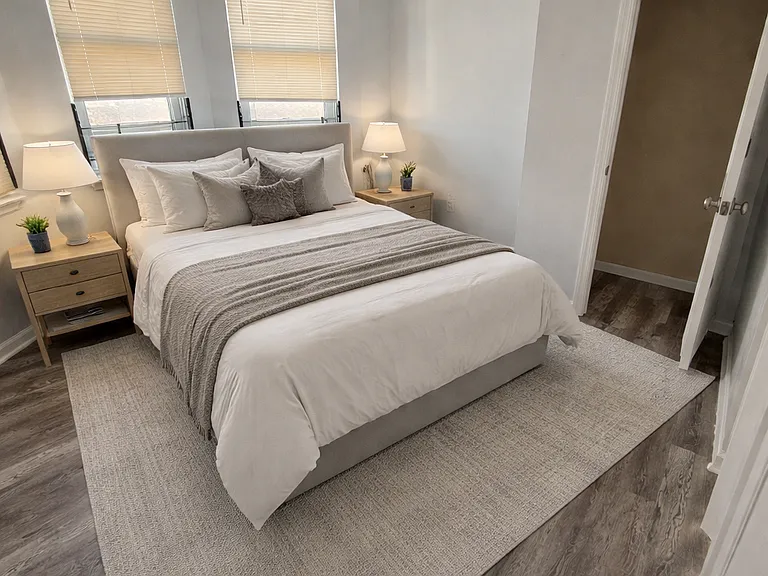 BED / OFFICE 1 VIRTUALLY STAGED