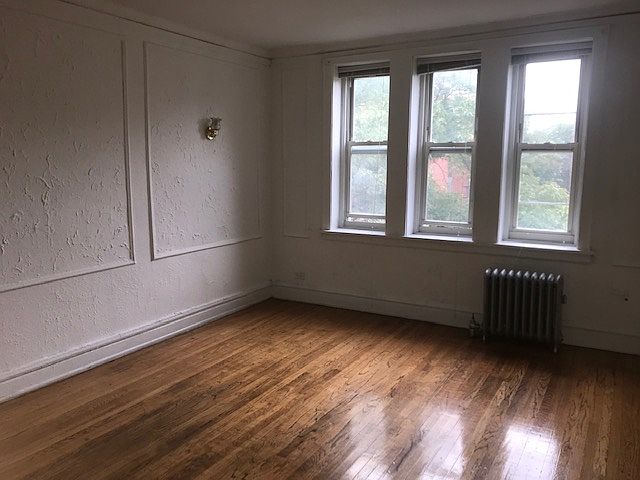 2nd image of 1755 W Albion Ave APT 2C